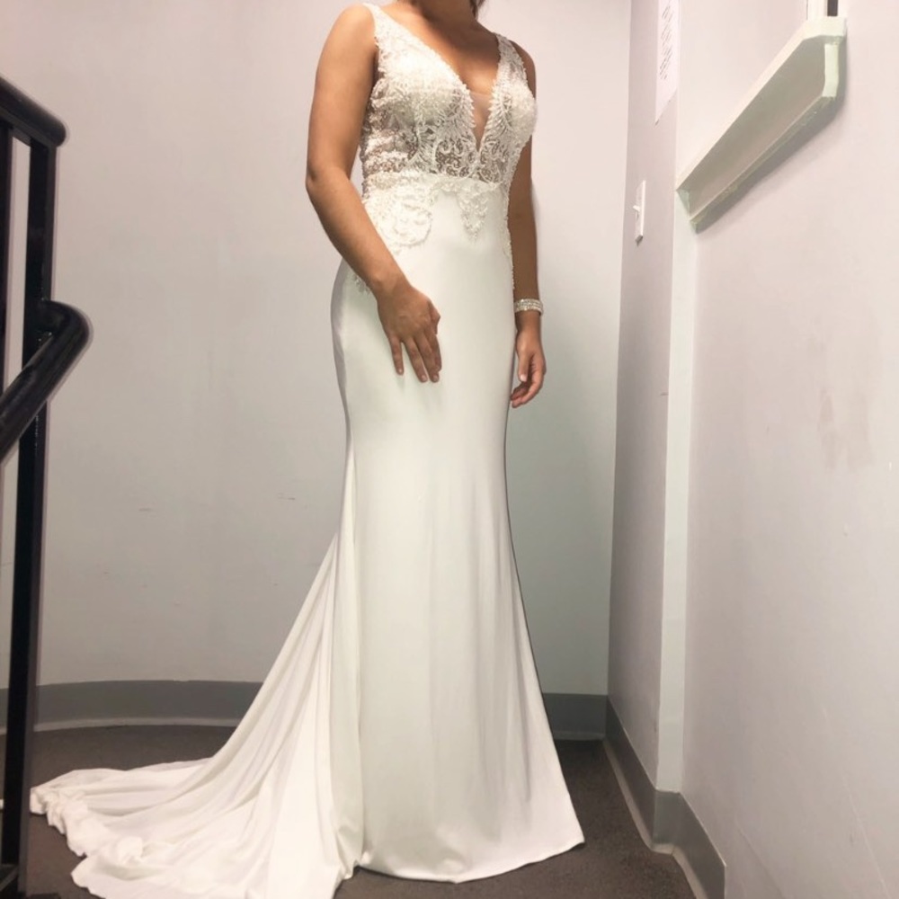 White bridal, prom or pageant gown